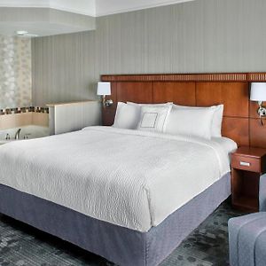 King Room Mobility or hearing accessible